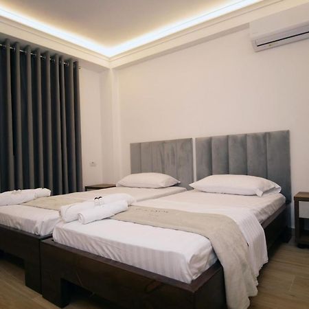 Vila Fatos Qama Berat Exterior foto