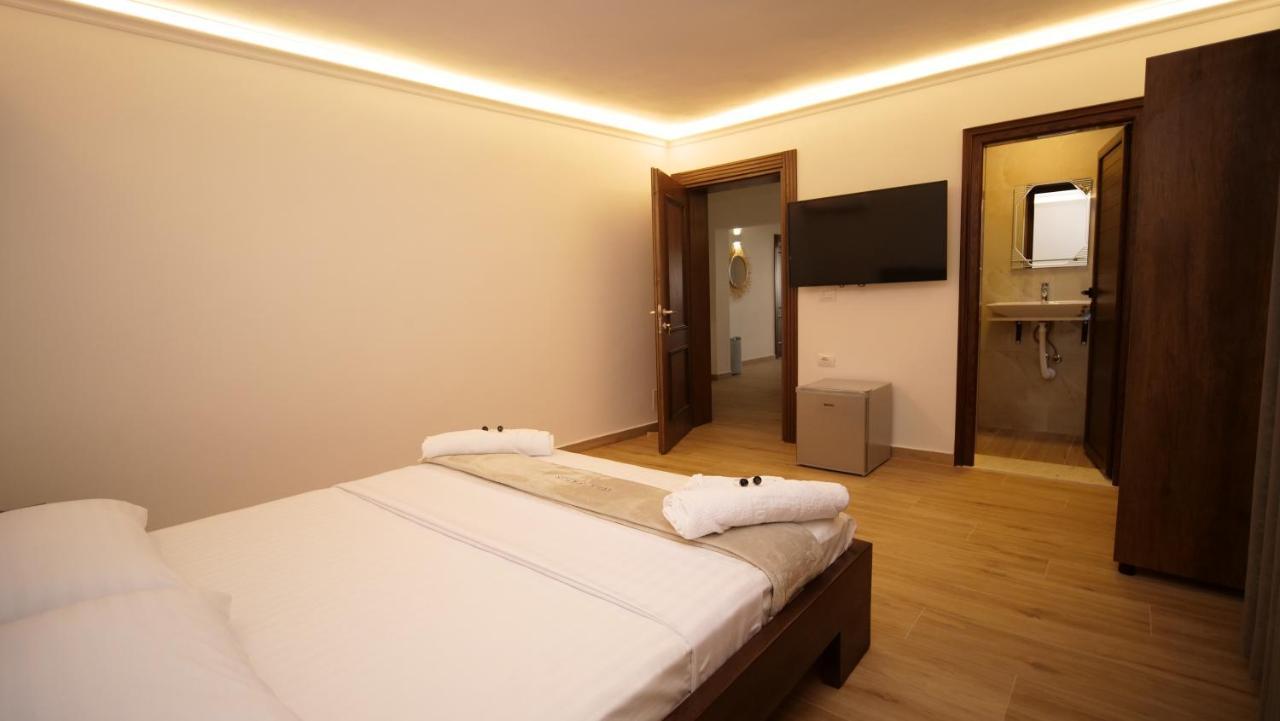 Vila Fatos Qama Berat Exterior foto