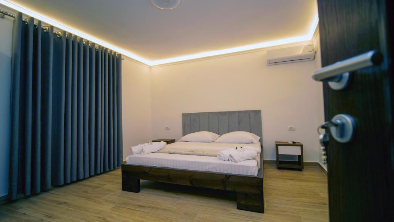 Vila Fatos Qama Berat Exterior foto